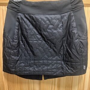 Mountain Hardwear women’s black puffy skirt size small